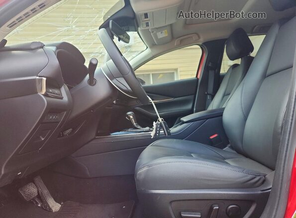 3MVDMBCM8RM629661 2024 MAZDA CX-30 Red Widok wnętrza z przodu