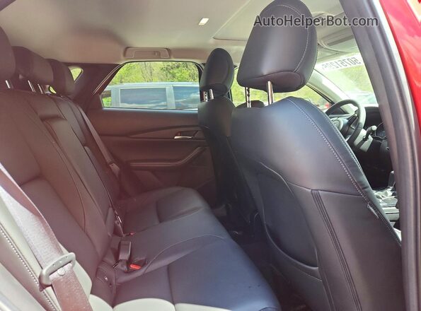 3MVDMBCM8RM629661 2024 MAZDA CX-30 Red Widok wnętrza z tyłu