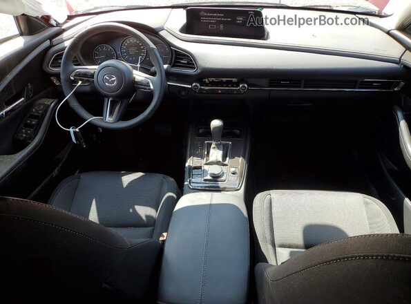 3MVDMBCM8SM810541 2025 MAZDA CX-30 Красный Вид панели приборов