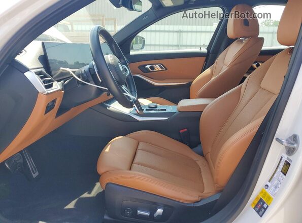 3MW39FF04P8D17063 2023 BMW OTHER Белый Вид салона спереди