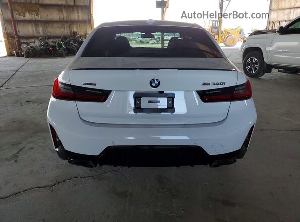 3MW69FT08S8F83647 2025 BMW M3 White უკანა ხედი