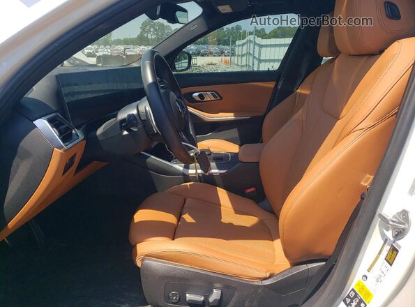 3MW89FF07P8D17208 2023 BMW OTHER Белый Вид салона спереди