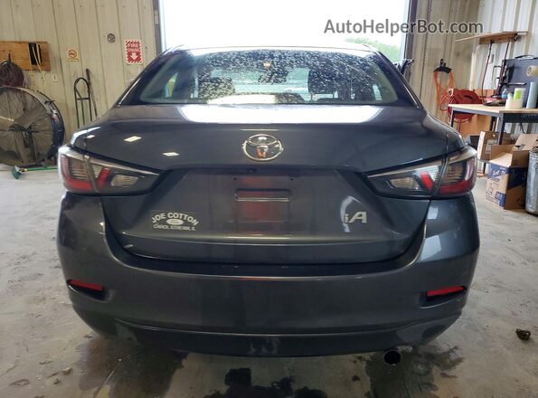 3MYDLBYV0HY172102 2017 TOYOTA YARIS Gray Հետևի տեսք