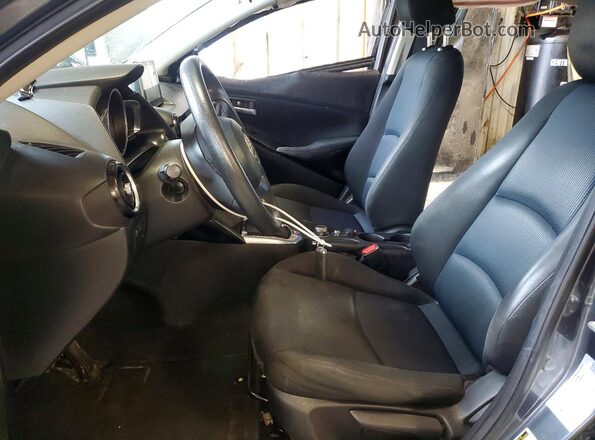 3MYDLBYV0HY172102 2017 TOYOTA YARIS Gray Սալոնի դիմացի տեսք