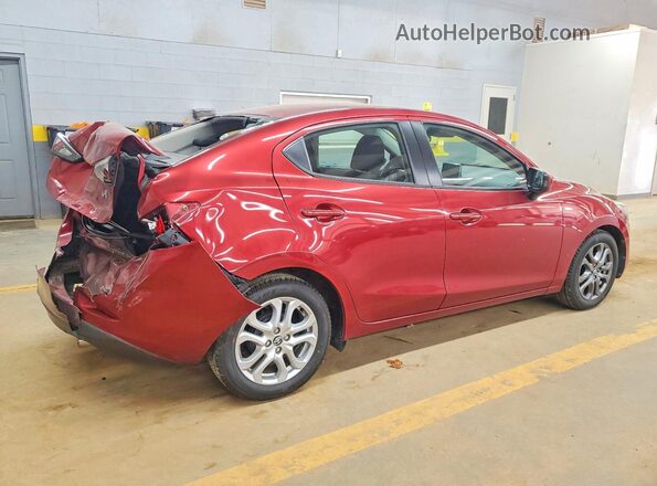 3MYDLBYV0JY302174 2018 TOYOTA YARIS Красный Задняя правая четверть