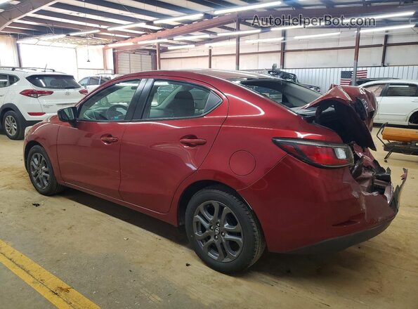3MYDLBYV0JY302174 2018 TOYOTA YARIS Красный Задняя левая четверть