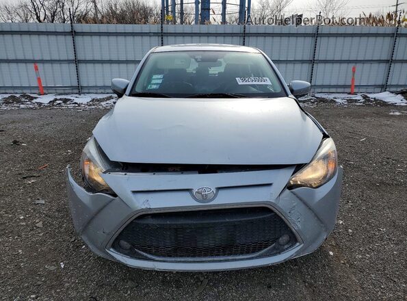 3MYDLBYV0KY522884 2019 TOYOTA YARIS Silver Vista frontal
