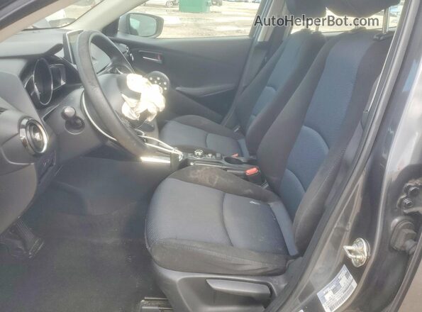 3MYDLBYV1HY174747 2017 TOYOTA YARIS Gray Widok wnętrza z przodu