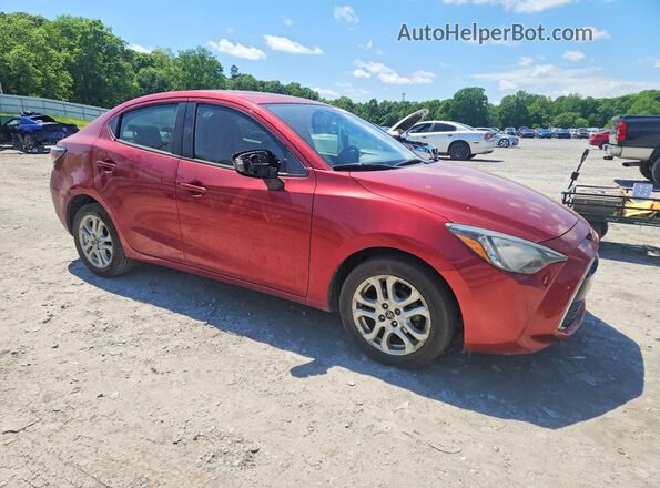 3MYDLBYV1JY304600 2018 TOYOTA YARIS Red Przód prawy