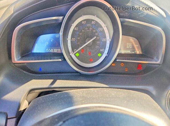 3MYDLBYV1JY332879 2018 TOYOTA YARIS Silver ხელსაწყოთა პანელის ხედი