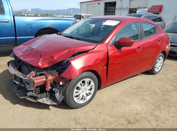 3MYDLBYV1KY521887 2019 TOYOTA YARIS Красный Передняя левая четверть