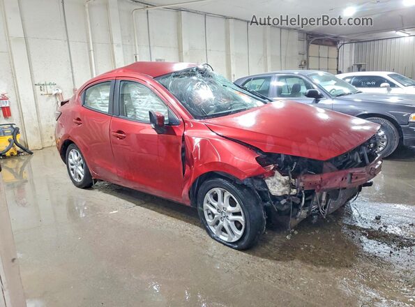 3MYDLBYV2JY317419 2018 TOYOTA YARIS Orange Передня права чверть