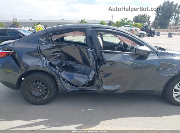 3MYDLBYV2KY502927 2019 TOYOTA YARIS Black Вид спереду