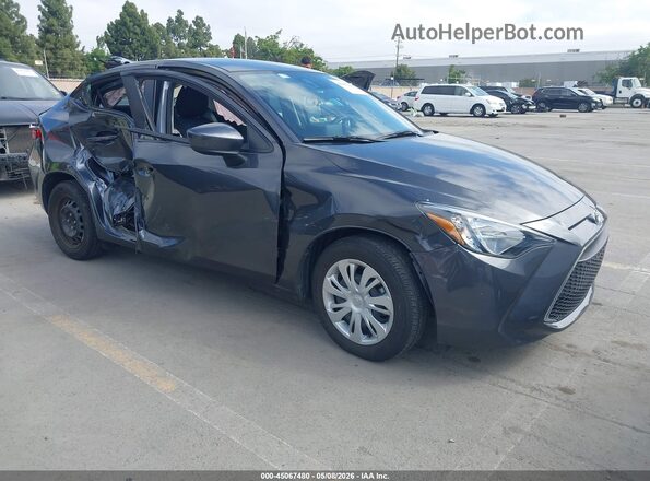 3MYDLBYV2KY502927 2019 TOYOTA YARIS Black Передня права чверть