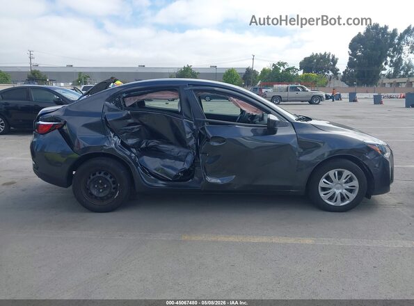 3MYDLBYV2KY502927 2019 TOYOTA YARIS Black Вид задньої частини салону