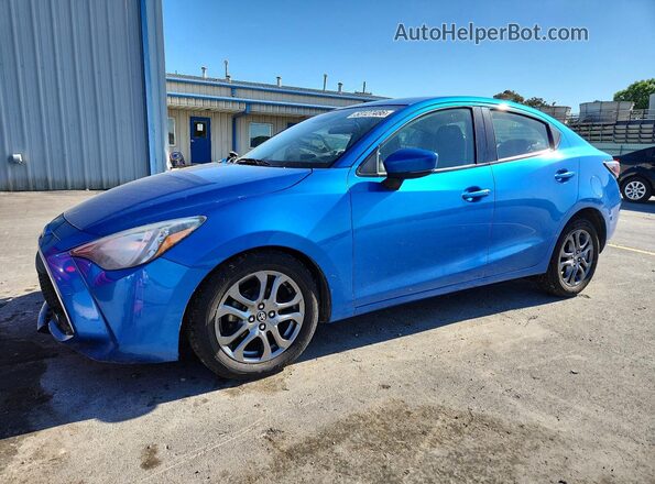 3MYDLBYV3KY518618 2019 TOYOTA YARIS Blue Przód lewy