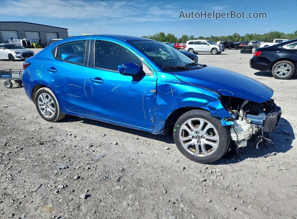 3MYDLBYV4JY331113 2018 TOYOTA YARIS Blue Delantero derecho