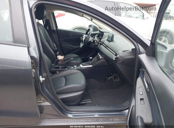 3MYDLBYV4KY503495 2019 TOYOTA LE Серый Вид салона спереди