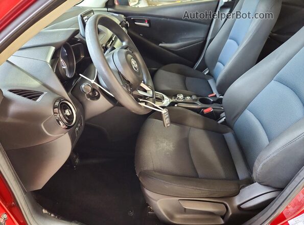 3MYDLBYV4LY709093 2020 TOYOTA YARIS Burgundy Vista interior delantera