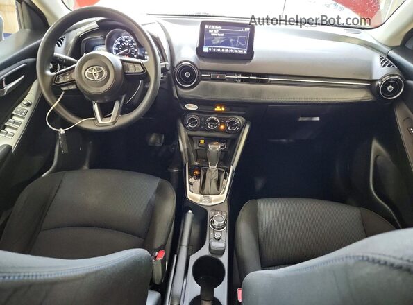 3MYDLBYV4LY709093 2020 TOYOTA YARIS Burgundy Vista del salpicadero