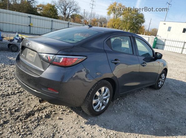 3MYDLBYV5KY505742 2019 TOYOTA YARIS Серый Задняя правая четверть