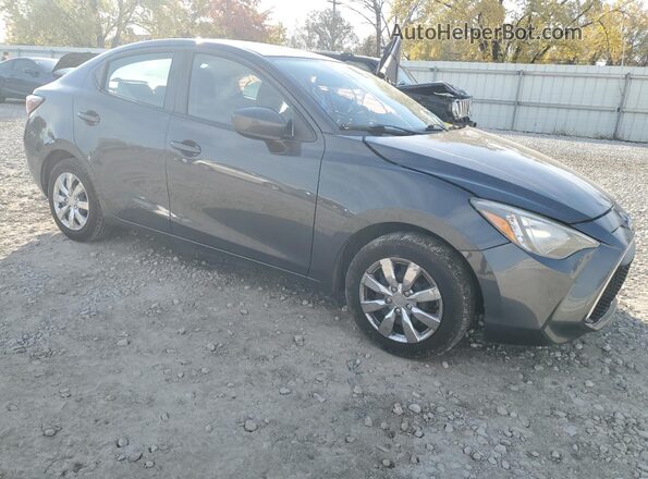 3MYDLBYV5KY505742 2019 TOYOTA YARIS Серый Передняя правая четверть