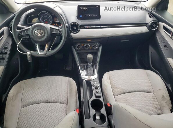 3MYDLBYV5KY512965 2019 TOYOTA YARIS Silver Dashboard view