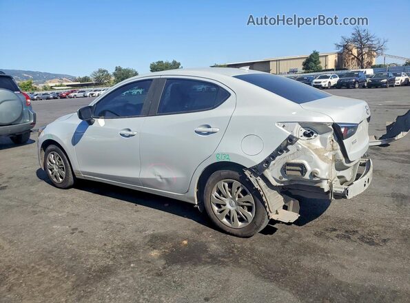 3MYDLBYV5KY516899 2019 TOYOTA YARIS White Tył lewy
