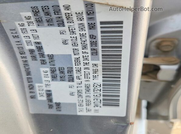 3MYDLBYV6JY321621 2018 TOYOTA YARIS Silver Widok komory silnika
