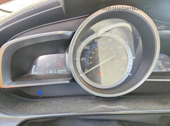3MYDLBYV6JY321621 2018 TOYOTA YARIS Silver Widok zestawu wskaźników