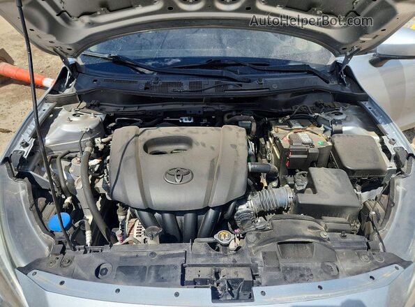 3MYDLBYV6JY321621 2018 TOYOTA YARIS Silver Widok wnętrza z tyłu