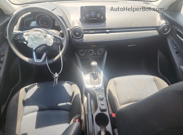 3MYDLBYV6KY513350 2019 TOYOTA YARIS Серый Вид панели приборов
