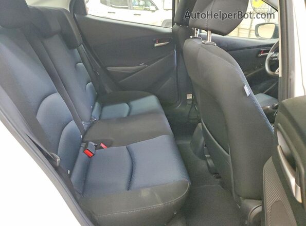 3MYDLBYV6KY514806 2019 TOYOTA LE Белый Вид задних сидений