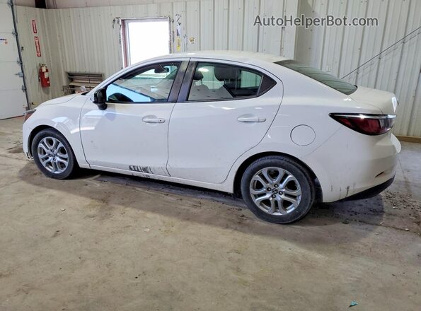 3MYDLBYV7JY304844 2018 TOYOTA YARIS Белый Задняя левая четверть