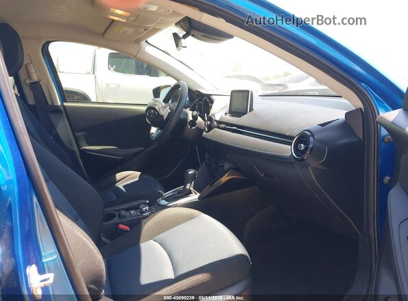 3MYDLBYV7JY311566 2018 TOYOTA YARIS IA Blue Вид салону спереду