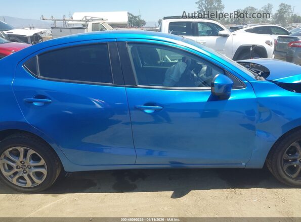 3MYDLBYV7JY311566 2018 TOYOTA YARIS IA Blue Вид задньої частини салону