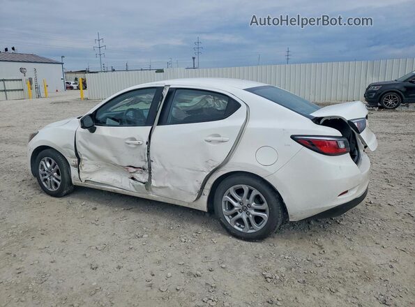 3MYDLBYV8HY180772 2017 TOYOTA YARIS White Задня ліва чверть