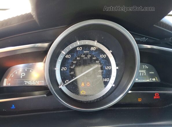 3MYDLBYV8JY317554 2018 TOYOTA YARIS Синий Вид щитка приборов