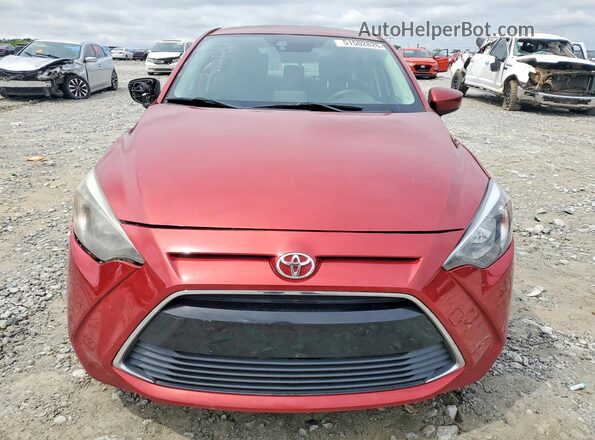 3MYDLBYV8JY317893 2018 TOYOTA YARIS Красный Вид спереди