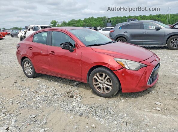 3MYDLBYV8JY317893 2018 TOYOTA YARIS Красный Передняя правая четверть