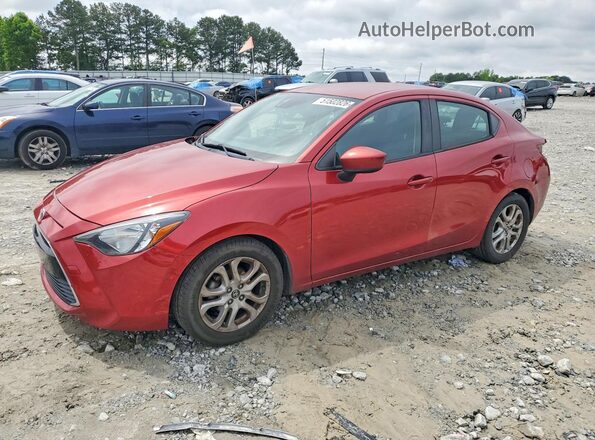 3MYDLBYV8JY317893 2018 TOYOTA YARIS Красный Передняя левая четверть