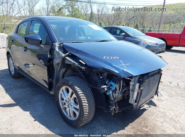 3MYDLBYV9HY166170 2017 TOYOTA YARIS IA Dark Blue Widok z przodu