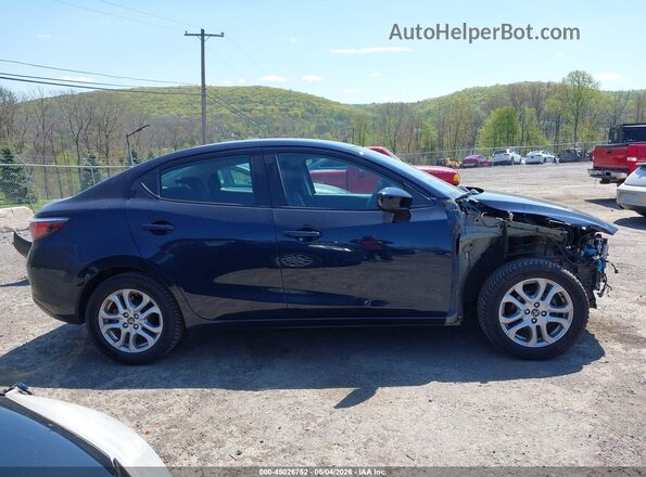3MYDLBYV9HY166170 2017 TOYOTA YARIS IA Dark Blue Widok wnętrza 360 stopni
