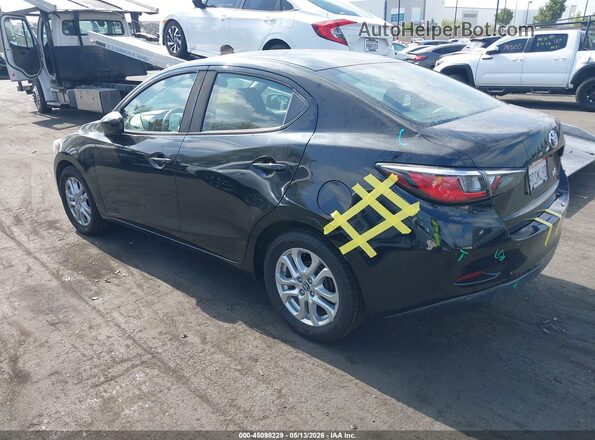 3MYDLBYV9JY307115 2018 TOYOTA YARIS IA Черный Задняя левая четверть