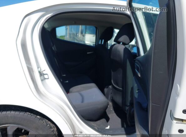 3MYDLBYV9KY517439 2019 TOYOTA YARIS Белый Вид наклейки с VIN-кодом