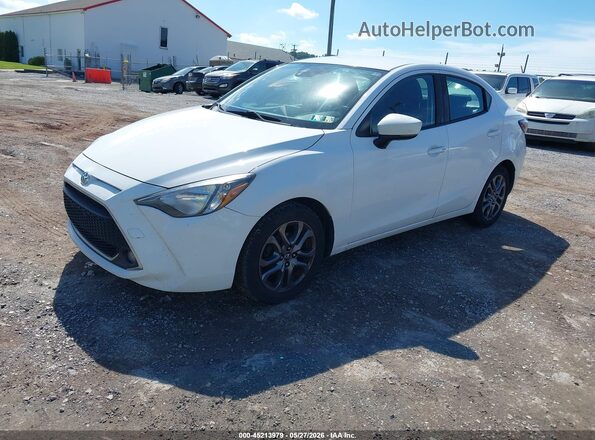 3MYDLBYV9KY517439 2019 TOYOTA YARIS Белый Передняя левая четверть