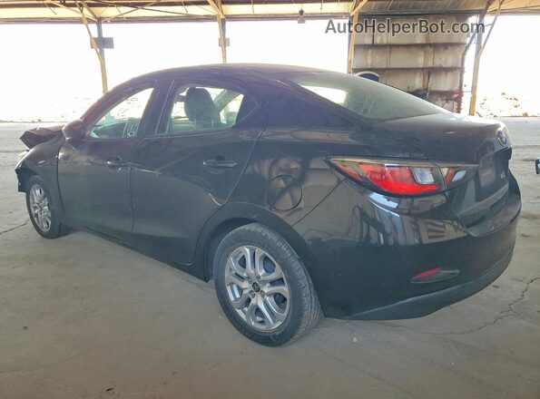 3MYDLBYVXHY174889 2017 TOYOTA YARIS Черный Задняя левая четверть