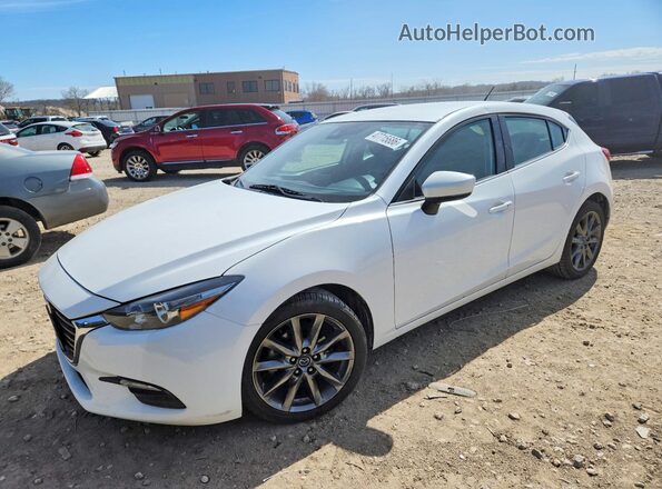 3MZBN1L32JM268565 2018 MAZDA 3 Белый Передняя левая четверть