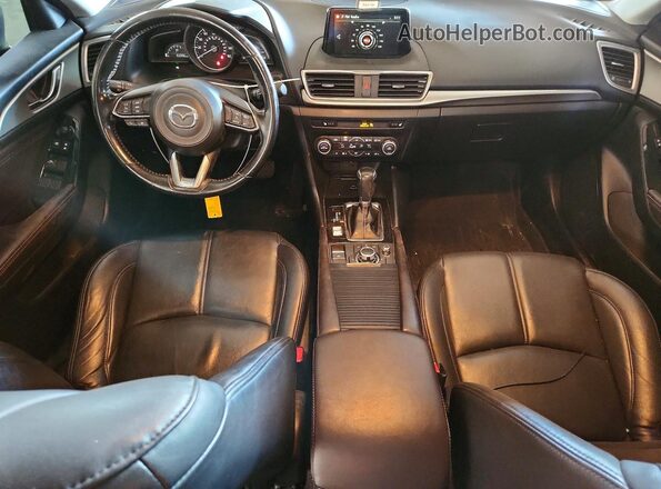 3MZBN1L34JM166944 2018 MAZDA 3 Черный Вид панели приборов