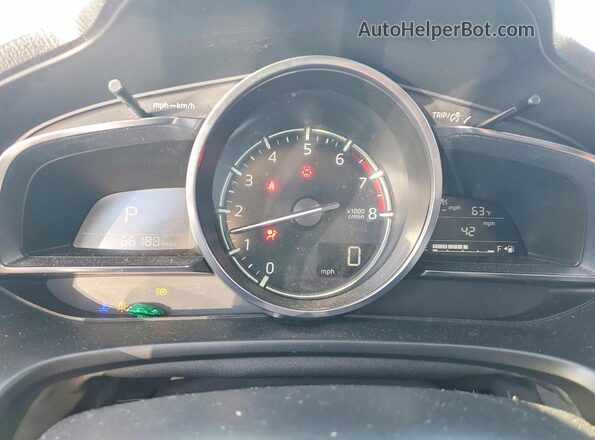 3MZBN1M38JM239893 2018 MAZDA 3 White Widok zestawu wskaźników